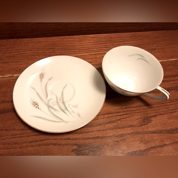 Royal Sovereign “Summer Song” Tea Cup and Plate - Picture 3 of 4